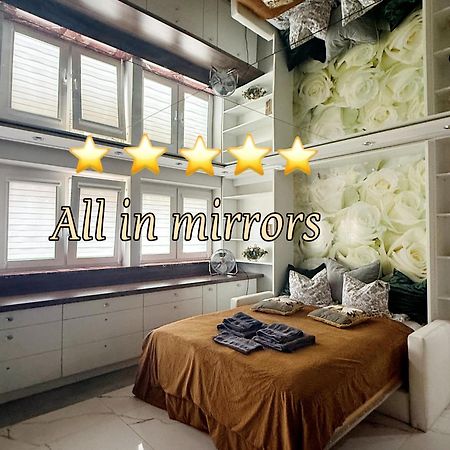 Deluxury Mirror Apartament Centrum Varšava Exteriér fotografie