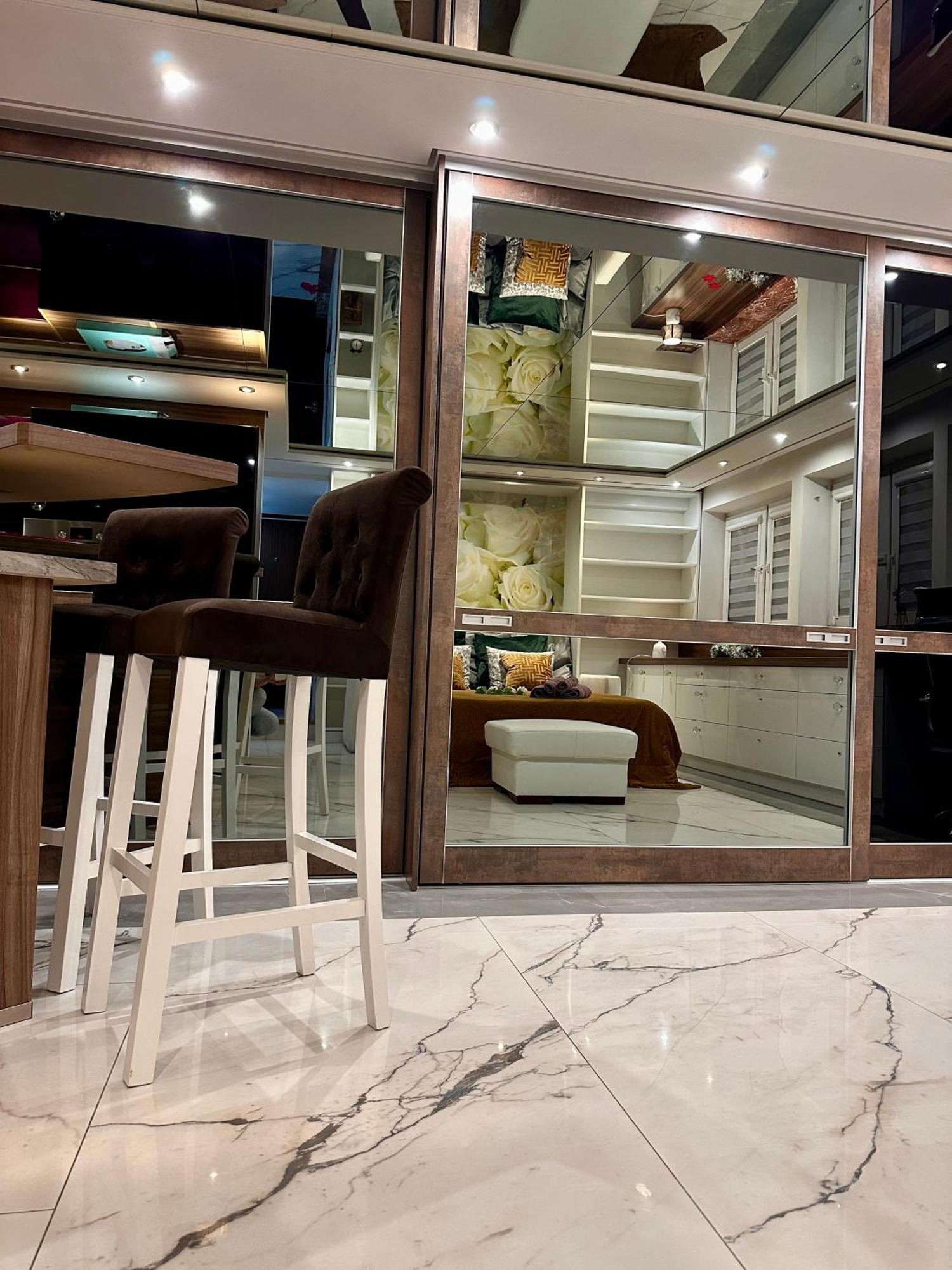 Deluxury Mirror Apartament Centrum Varšava Exteriér fotografie