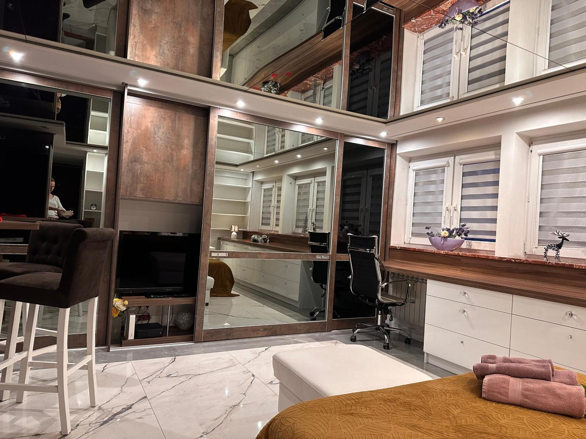 Deluxury Mirror Apartament Centrum Varšava Exteriér fotografie