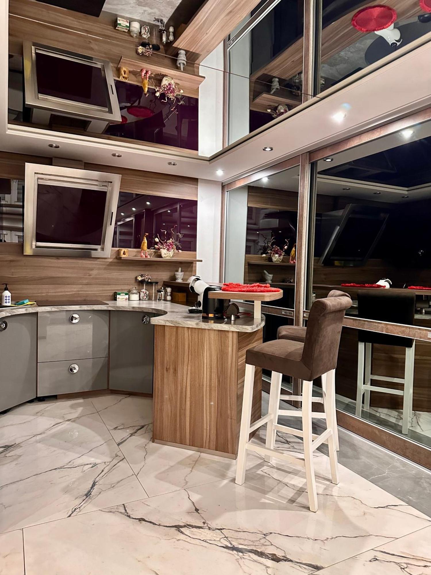 Deluxury Mirror Apartament Centrum Varšava Exteriér fotografie