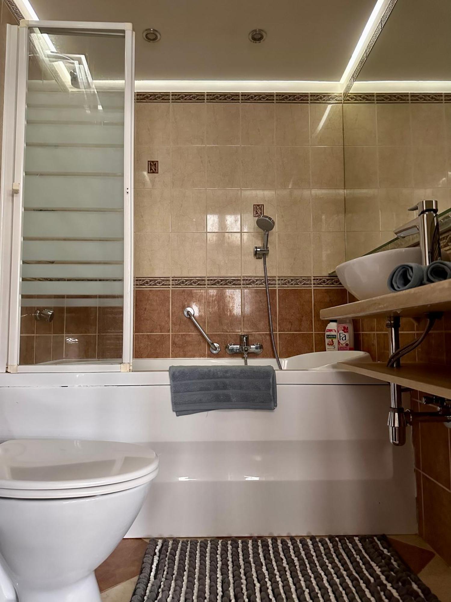 Deluxury Mirror Apartament Centrum Varšava Exteriér fotografie
