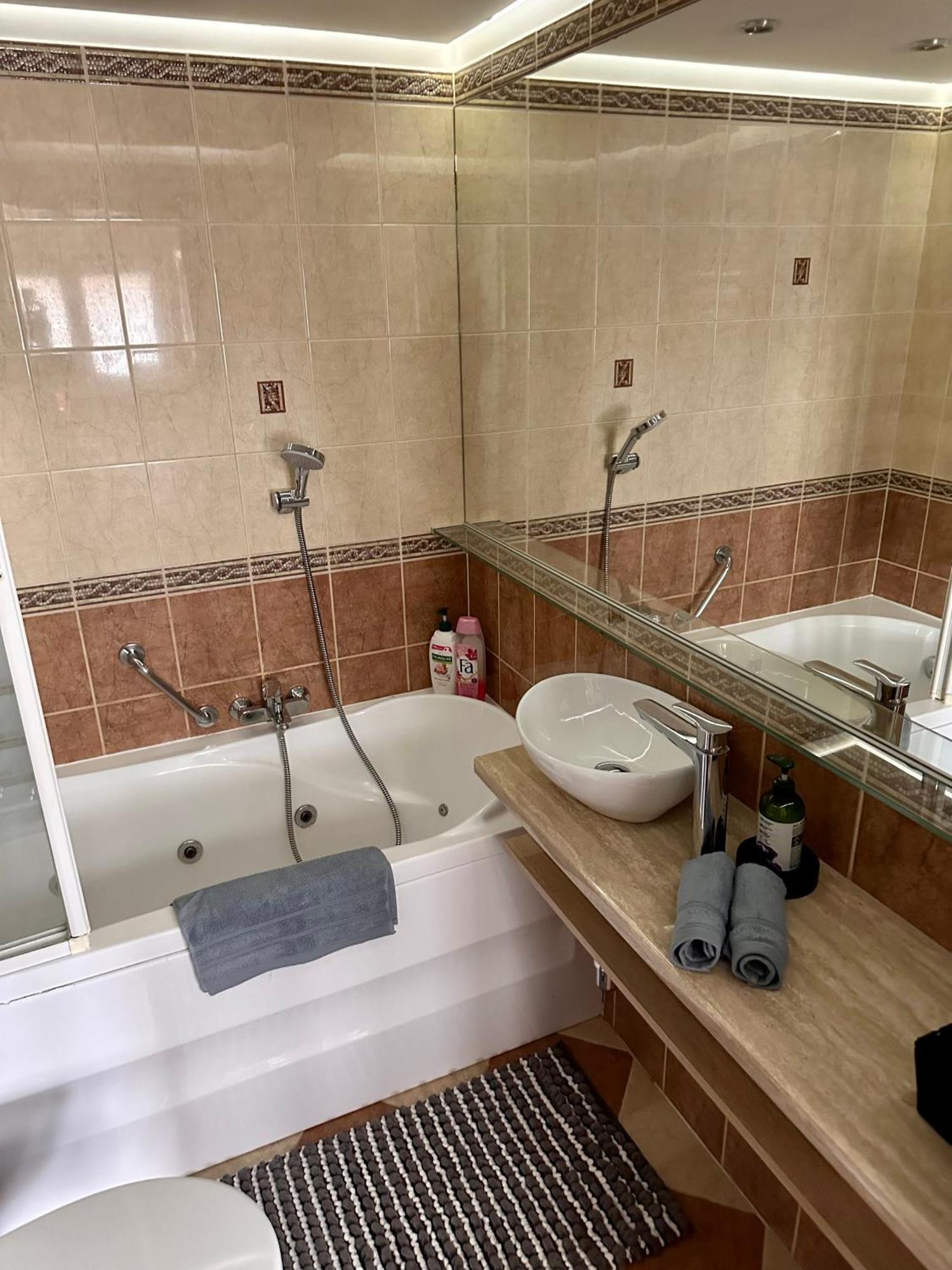 Deluxury Mirror Apartament Centrum Varšava Exteriér fotografie