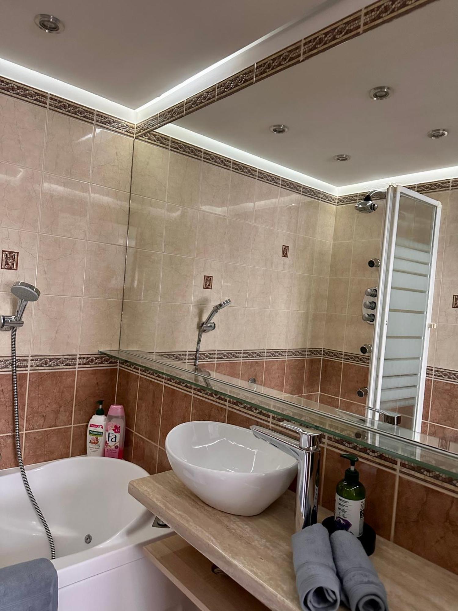 Deluxury Mirror Apartament Centrum Varšava Exteriér fotografie