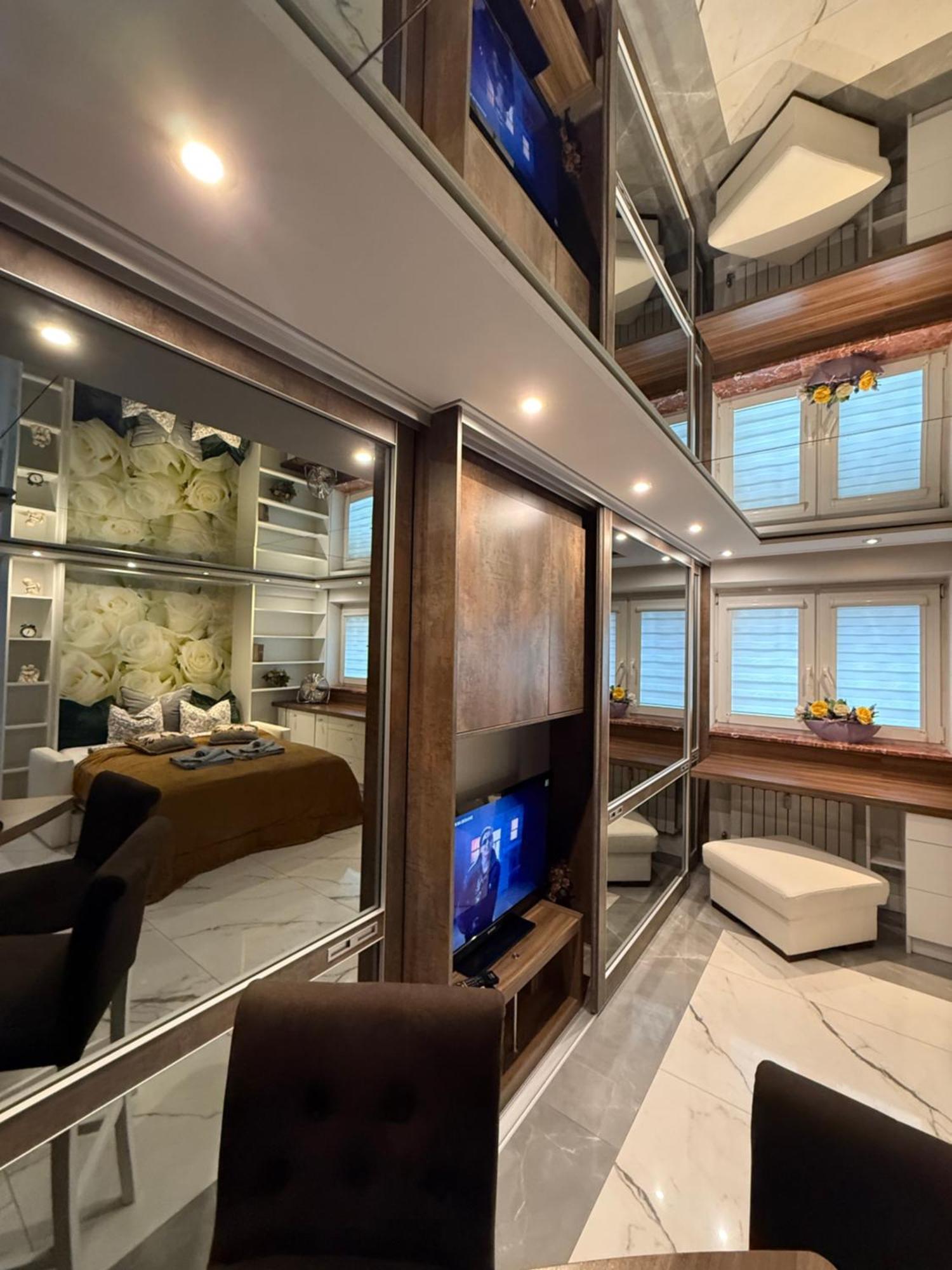 Deluxury Mirror Apartament Centrum Varšava Exteriér fotografie